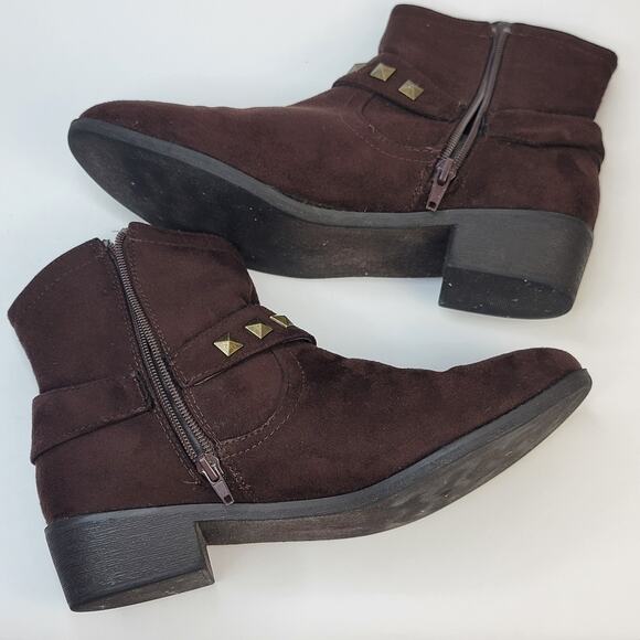 Life Stride 8.5M Brown Suede Ankle Boot Gold Stud Strap Zip Comfort Western - Picture 8 of 12